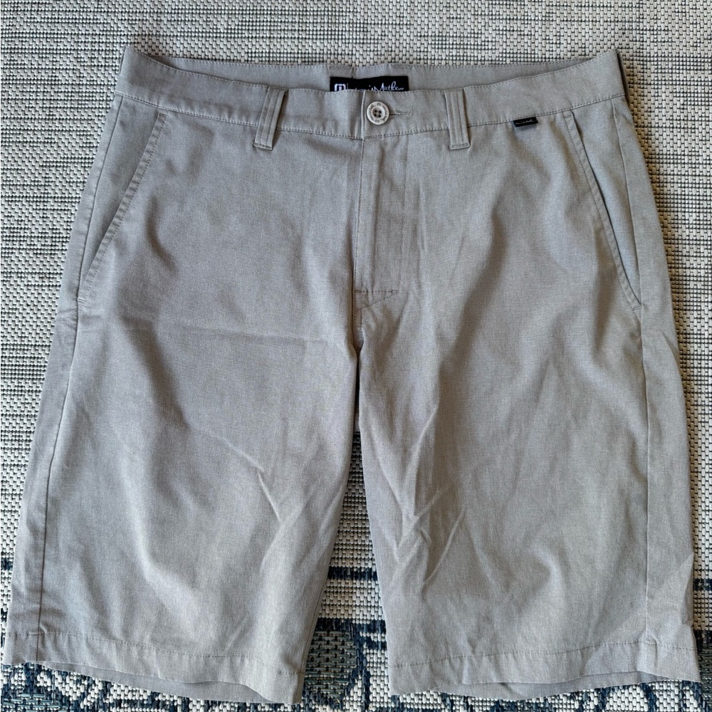 Travis Mathew Men Golf Shorts Size 32 Tan